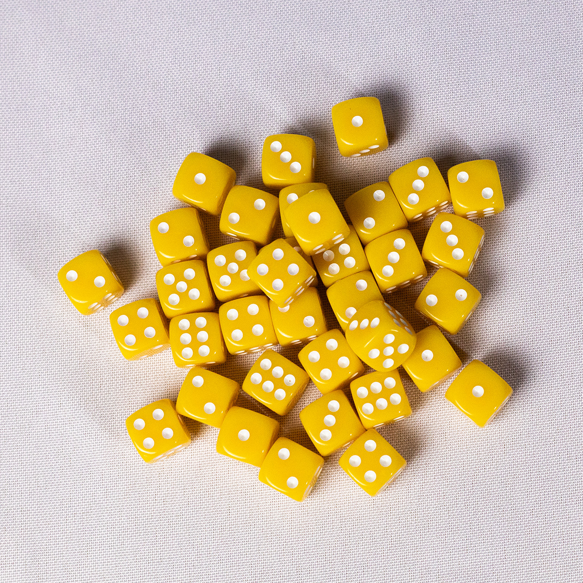 GEM Dice - 36 d6 de 12mm - Opaco - Amarelo - Imagem 2